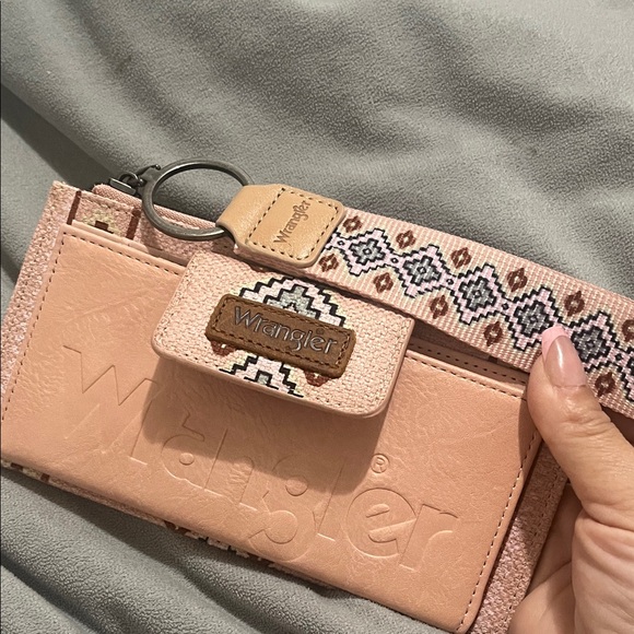 Wrangler Handbags - Wrangler Blush Wallet with Patterned Strap
